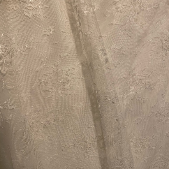 Oleg Cassini Organza Wedding Dress - Picture 6 of 8